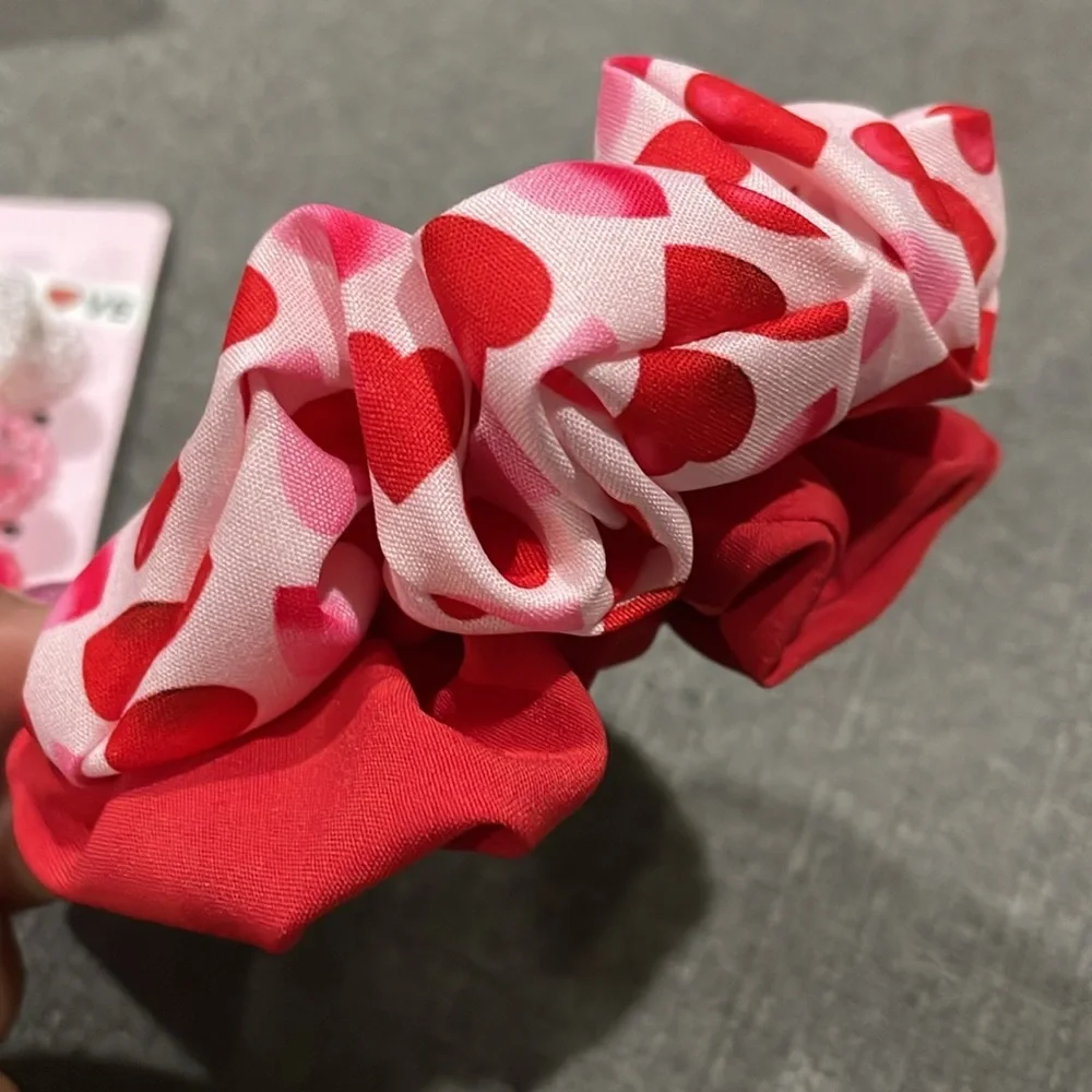 Scünci Valentines Day Hair Accessories perfect for a basket total of 8